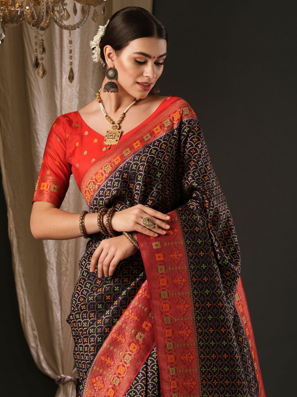 Black Silk Saree - Image 4