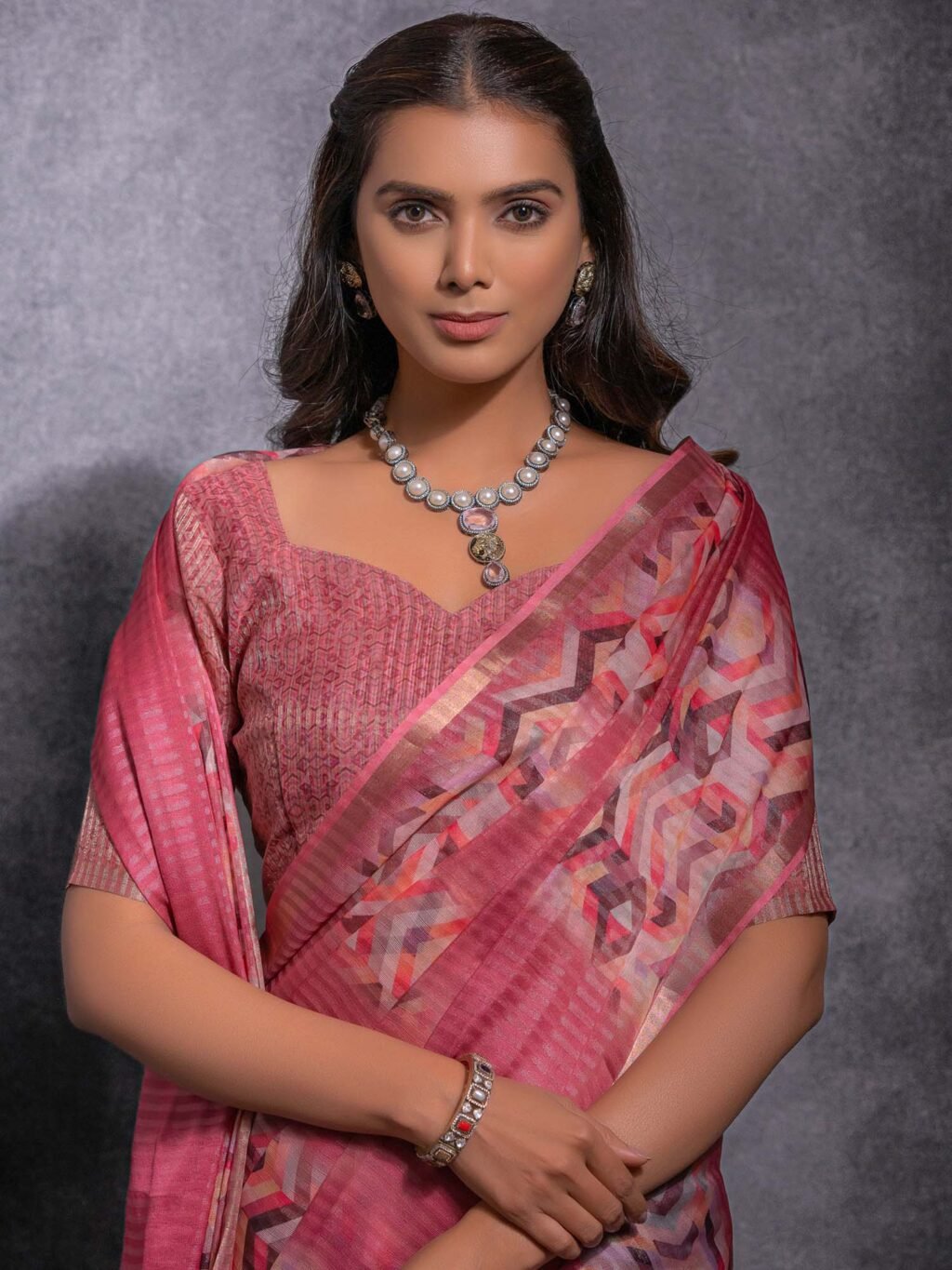 Pink Pink Sungudi Linen Blend Woven Saree