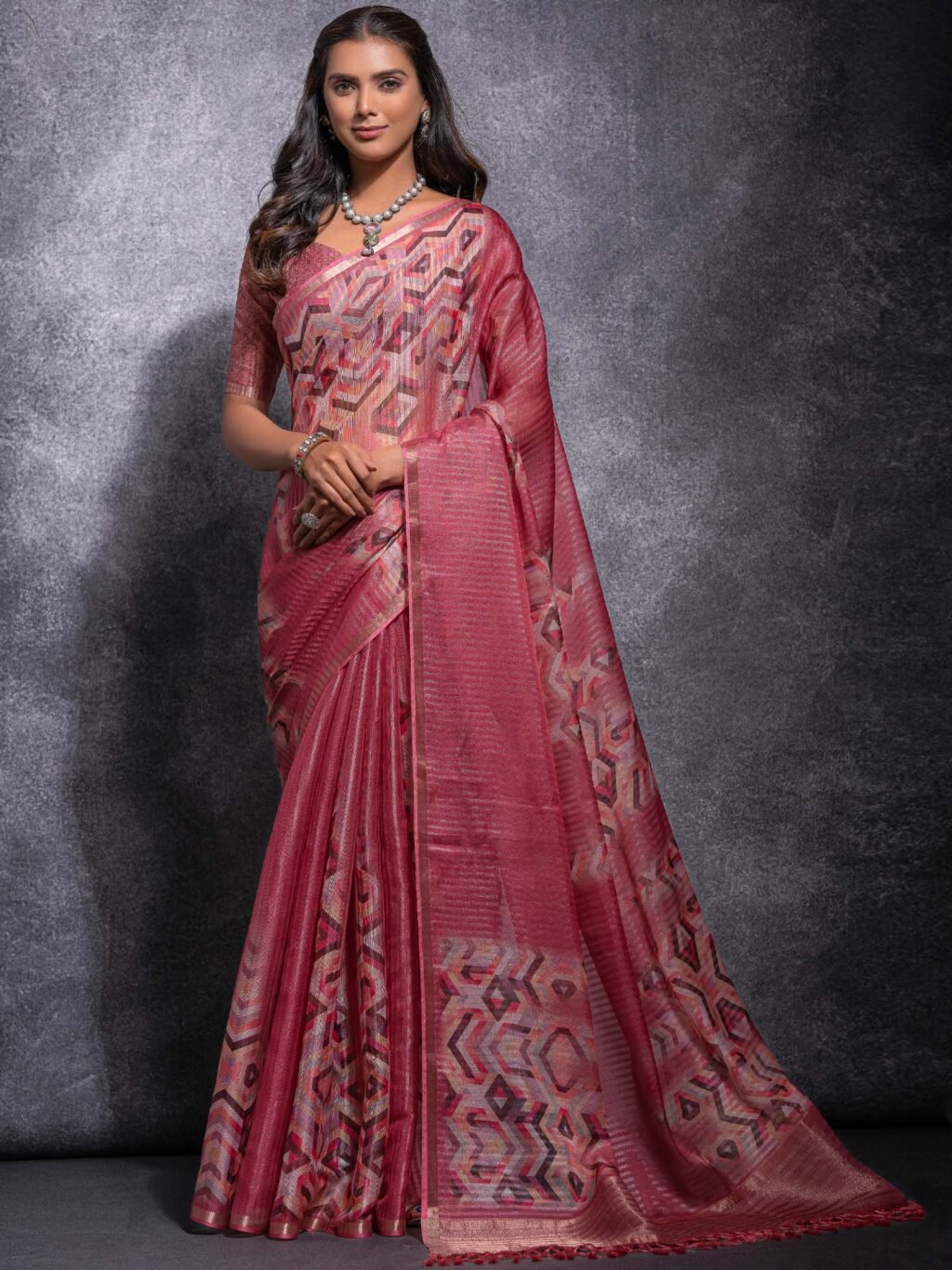 Pink Sungudi Linen Blend Woven Saree - Image 3