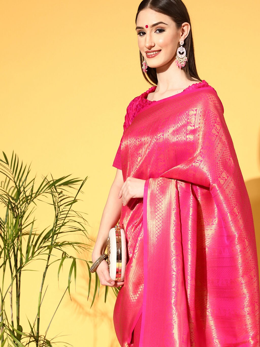 Pink Kanjeevaram Silk Blend Embroidered Saree - Image 4