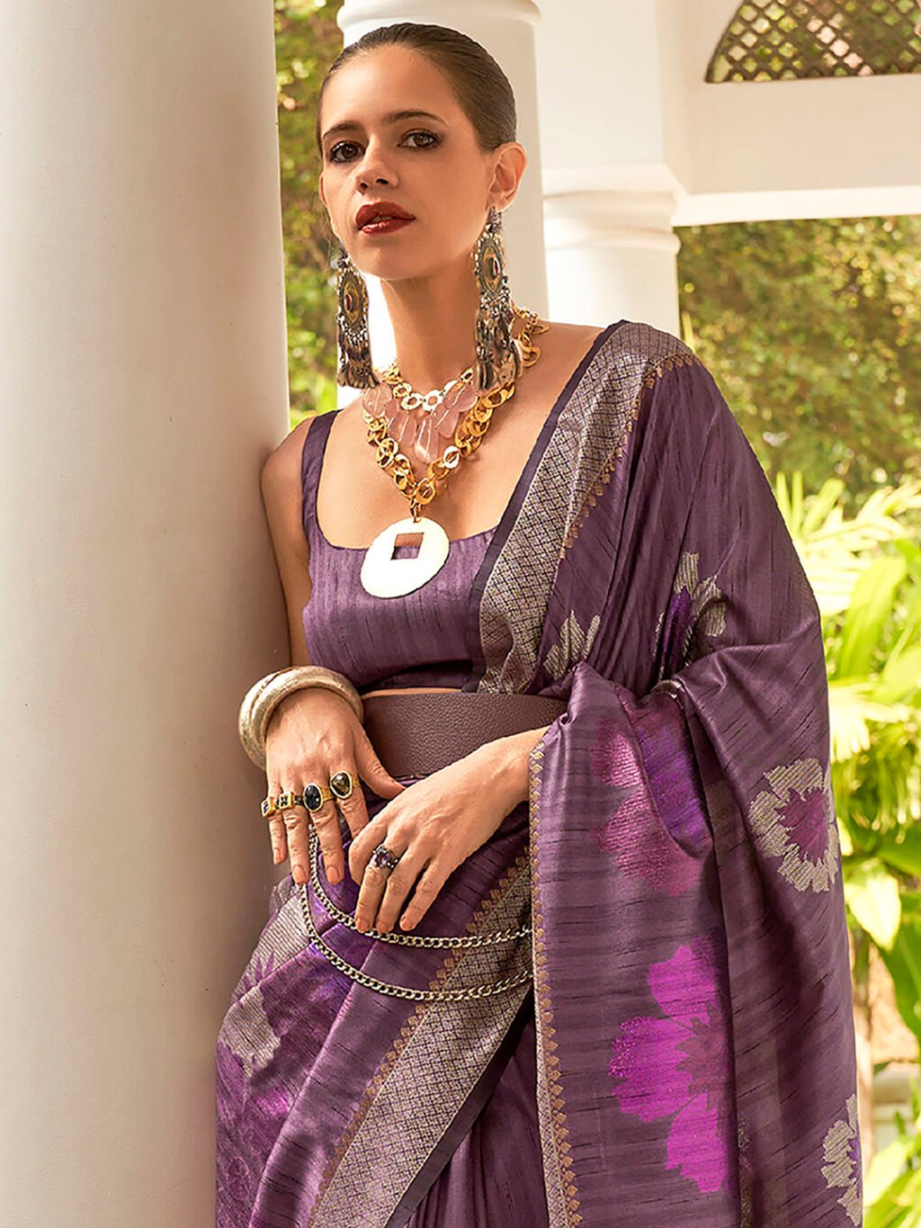 Purple Banarasi Silk Blend Woven Saree - Image 3