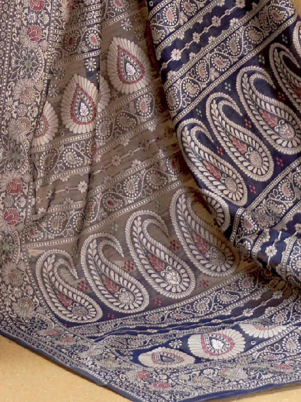 NavyBlue Muga Silk Blend Woven Saree - Image 4